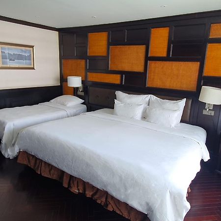 Ambassador Halong Cruise Ha Long Exterior foto