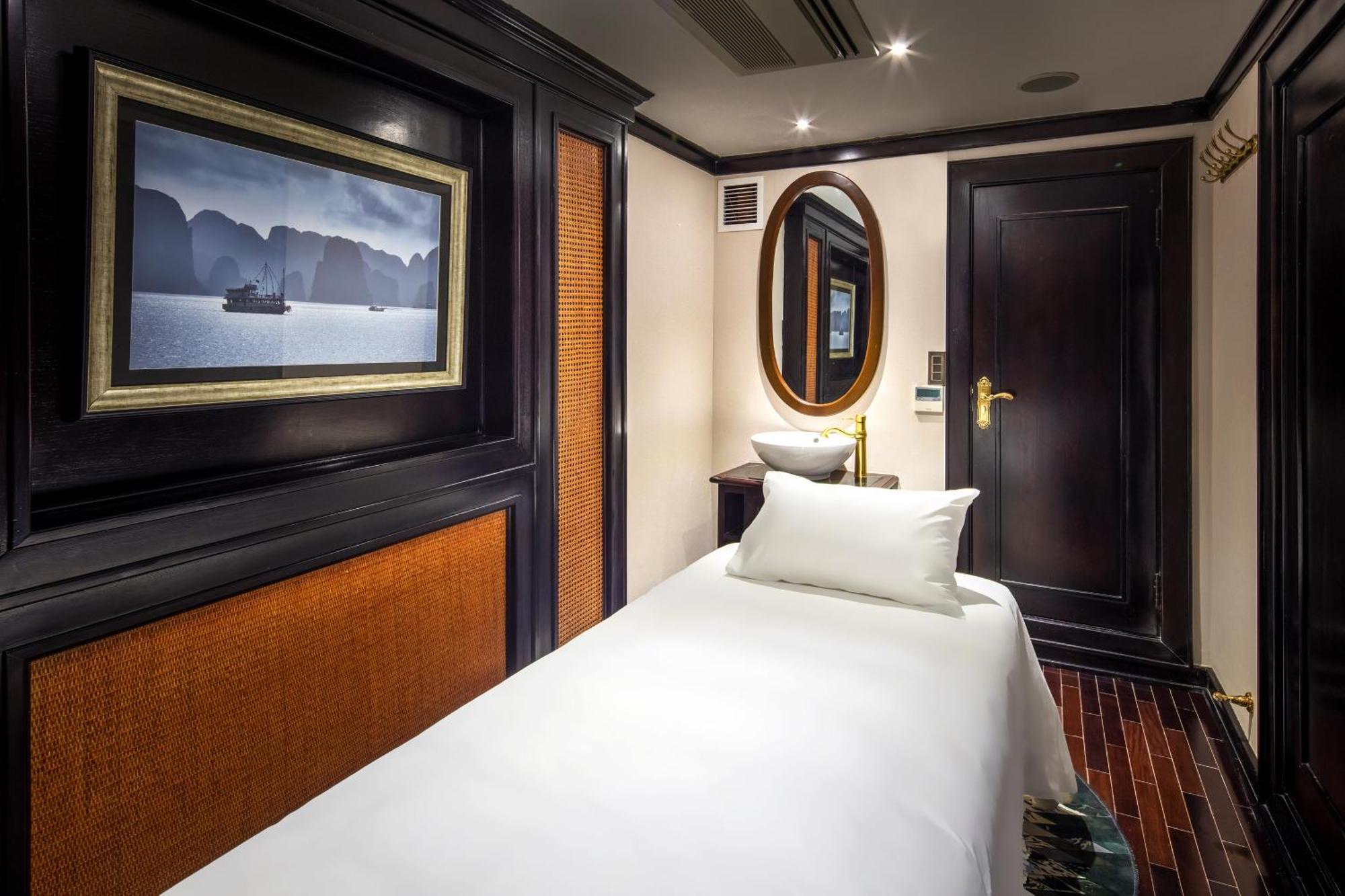 Ambassador Halong Cruise Ha Long Exterior foto